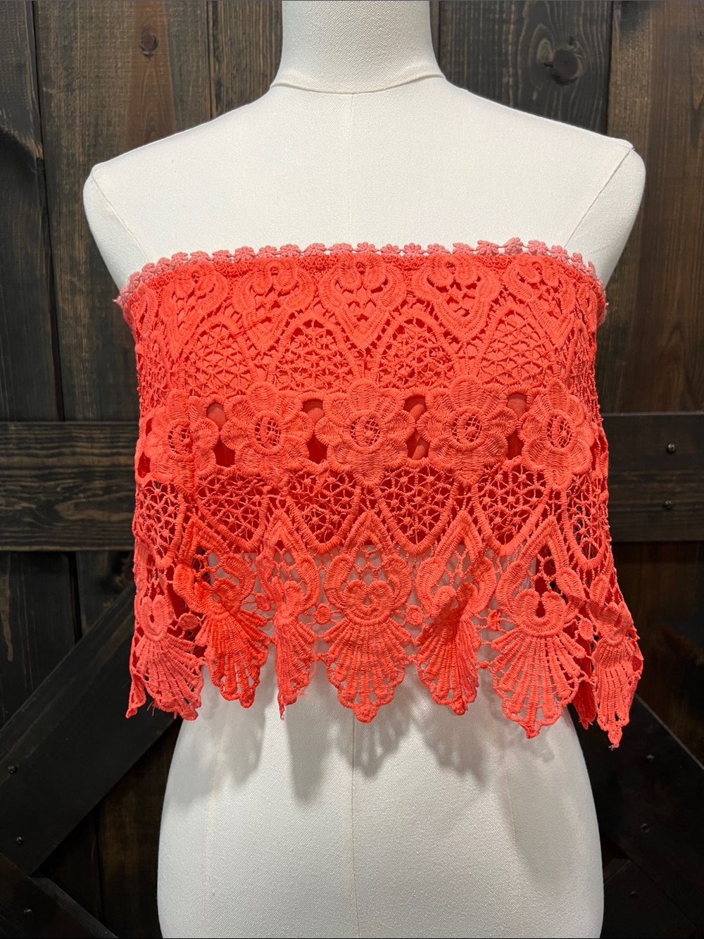 It Girl Coral Crochet Lace Tube Top M L Strapless Cropped Boho Festival Coquette